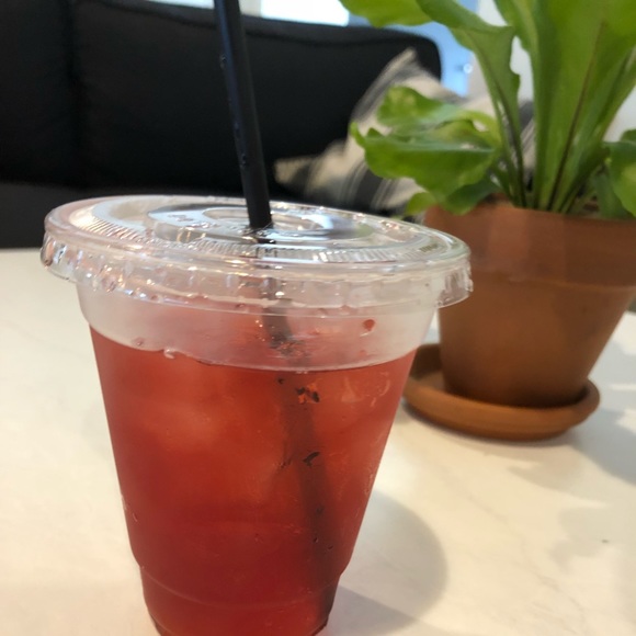 Meet your Posher, Jessica - Picture 1 of 1